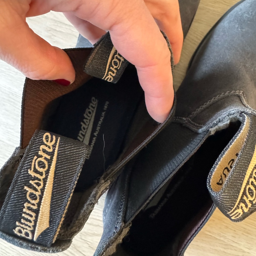 New without box blundstone boots - Picture 4 of 6
